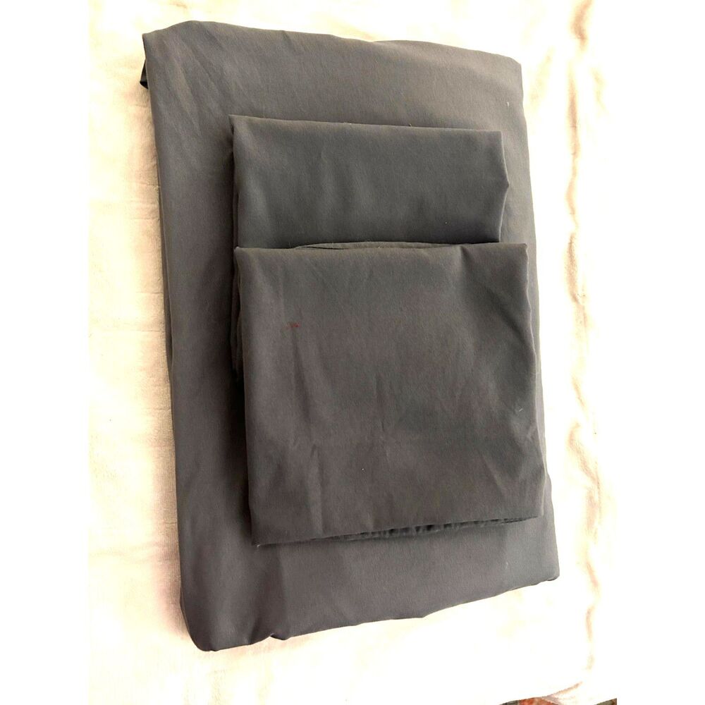PeachSkinSheets Queen Set – Gray – Flat Sheet + 2 Pillowcases – Gently Used